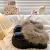 Botas de nieve slip-on gruesas, peludas y cálidas con forro de felpa, diseñadas para añadir altura, nuevas zapatillas de algodón de moda de invierno 2026 para mujer