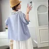 Camisa de Rayas de Manga Corta Estilo Japonés para Mujer, Colección Verano 2026, Cuello Doble con Parches de Encaje, Top Casual Versátil para Mujer