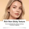 Labial Rose Glossy Hidrata naturalmente y añade brillo, cuida los labios secos y agrietados, y proporciona hidratación