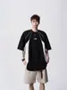 Camiseta de Manga Corta con Puntadas de Contraste Bordadas de Marca de Moda para Hombre, Verano 2026 Nuevo Diseño Retro Americano con Bloques de Color, Manga Media