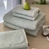 Exportado a Corea, Cubre Cama de Algodón Doble Cara con Relleno Acolchado, Sábana de Cama Antideslizante para Tatami de Cuatro Estaciones, Colchoneta Fina, en Stock para Venta al por Mayor