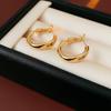 Pendientes geométricos de metal con letras galvanizadas en oro auténtico, de lujo, personalizados y accesibles, de estilo retro versátil y de alta gama para mujer.