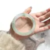 Fabricante Mais Vendido Atacado Pulseira de Jade Verde Tianshan Plana, Pulseira com Padrão de Flor de Jade com Fio de Ouro, Pulseira Estilo Clássico, Quartizita