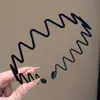 Faixa de Cabelo Preta Ondulada Simples para Mulheres, Faz Você Parecer Mais Alta, Confortável para Uso Prolongado, Não Machuca Nem Aperta a Cabeça, Domina os Fios Soltos, Faixa Versátil para o Dia a Dia