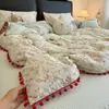 Conjunto de cuatro piezas de encaje y pompón de algodón, fresco y lindo estilo Ins, dibujos animados lindos, adecuado para dormir desnudo, sábana y funda de edredón de algodón puro para dormitorio