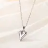 Tohm Fashion Colgante de Acero de Titanio con Forma de Corazón Chapado en Oro de 18 Quilates Cadena para Clavícula Collar Coreano de Acero Inoxidable con Corazón de Melocotón para Mujeres Que No Se Desvanece