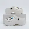Sapatos de Salto Alto Perfurados Casuais Simples Leves Respiráveis Elegantes Novos Versáteis Para Sair Roupa Externa Estudante