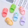 Zuecos Pequeños Coloridos Dibujos Animados Hechos a Mano DIY Pegamento de Crema Resina Pequeños Accesorios Hebilla de Zueco Paquete de Materiales para Joyería