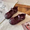 Sapatos femininos de couro prateado estilo coreano, novos sapatos de primavera e outono 2026 para crianças, sapatos de princesa para combinar com saias, sapatilhas de sola macia