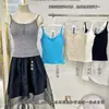 3271 # Novidades de início de outono: uma camisola simples, de cor sólida, com decote de renda, apresentando um design abotoado, perfeita para usar como camada externa ou como peça íntima, e com um corte justo