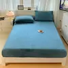Sábana Bajera Ajustable de Terciopelo de Leche Pieza Única Otoño e Invierno Más Terciopelo Terciopelo de Coral Funda de Cama Cubre Cama Funda de Colchón Universal Todas las Estaciones Artículo Único Al por Mayor