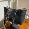 Bolsa Tote de Nicho Transfronteiriça para Mulheres Verão 2026 Novo Estilo Moda de Alta Qualidade Bolsa de Ombro/Axila Estilo Cesta