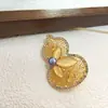 Broche Popular de Cabaça Oca, Alfinete de Lapela, Pingente, Estilo Pérola Natural de Dupla Finalidade, Novo Estilo Transfronteiriço de Luxo Leve e de Alta Qualidade