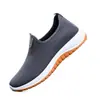 Sapatos de pano Velho Pequim masculinos e femininos com sapatos de lona respiráveis para pais de meia-idade e idosos caminhada casual sapatos de malha atacado