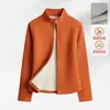 Chamarra de lana de cordero para yoga para mujer, nuevo estilo otoño/invierno, corte ajustado, top de yoga que favorece la figura con cuello alto pequeño y cierre oculto, que proporciona calor
