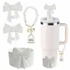 Tampa de Proteção contra Poeira de Canudo de Silicone Stanley Cup Corrente de Copo Decorativa de Pérolas Pingente de Liga Leve Bolsa Pequena Estilo Chanel