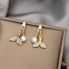 Pendientes Pequeños de Perla Personalizados de Fábrica Celebridad de Internet Exquisita Obra Versátil Mariposa Oso de Dibujos Animados Un Ciervo Te Tiene Pendientes