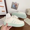 Moda Nueva para Niñas Primavera y Otoño Zapatos de Skate Suela Plana Versátiles Zapatos de Pan Zapatos Blancos Pequeños Lindos para Niños Zapatillas Deportivas