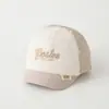 Nova Boina Infantil com Letra Bordada de Aba Curta Bico de Pato Outono e Inverno Lã de Cordeiro Chapéu Escolar Quente Boné de Baseball Unissex para Bebê