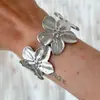 Pulsera de Flor Geométrica Exagerada Creativa de Apertura Nueva Moda Transfronteriza Europea y Americana Flor de Mosaico Oro Hierro Pieza de Mano para Mujer