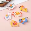Lindo broche de caballito, broche acrílico de Año Nuevo de dibujos animados, dije para mochila, accesorio decorativo, pequeño regalo para niños, pin