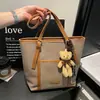 Comércio Exterior Europeu e Americano 2026 Primavera Novo Pingente Leve de Luxo Moda Grande Capacidade Retrô Bolsa de Mão para o Dia a Dia Bolsa Tote de Ombro