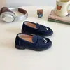 Zapatos de Cuero para Niños Primavera y Otoño Más Vendidos Comercio Exterior Simples Elegantes Versátiles Mocasines para Niños Medianos y Grandes Zapatos Casuales para Bebé