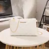 Bolsa de Celular com Corrente Simples e Elegante, Bordado Clássico Acolchoado, Grande Capacidade, Leve Decoração em Inglês, Bolsa Transversal Feminina Versátil