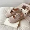 Coleção Nova Primavera/Outono 2025: Sapatos de princesa de sola macia estilo coreano simples, sapatos de couro da moda para crianças, sapatos de sola macia para meninas