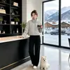Outono/Inverno 2026 Novo Estilo Toque de Pele Gola Alta Curta Jaqueta de Algodão Quente Feminina Estilo Coreano Moda Casual Petite Outerwear