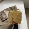 Mochila Pequena Estilo Faculdade 2025 Novo Estilo Moderno Bolsa de Ombro para Sair Mochila de Viagem Leve para Mulheres