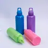 Suministro al por mayor del fabricante Color puro Simple 600ml Hervidor de agua para deportes al aire libre Gancho portátil Taza de agua deportiva