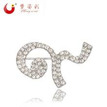 纪念泰王 新款镶钻丝带胸针9字胸针白色 厂家批发定制