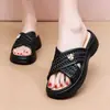 Nuevas zapatillas de tacón alto de moda para mujer para uso en exteriores, de suela gruesa, elegantes, para el hogar, de suela blanda, zapatillas para mamá