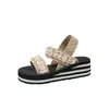 Zapatillas de cuña gruesas y ligeras, versátiles y de moda para mujer, nuevo estilo de verano 2026, sandalias de playa que aumentan la altura para que las mujeres las usen en exteriores