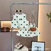 Conjunto de Dos Piezas para Niñas Verano 2026 Estilo Coreano con Top de Lunares y Shorts, Atuendo de Lunares sin Mangas Moderno y Elegante para Bebés