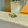 Anel de abertura de coração amoroso de arco-íris retrô coreano, anel de cor de óleo de gota de vento popular para meninas, anel geométrico redondo