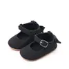 Zapatos de bebé nuevos de primavera y otoño para niña de un año, transpirables, de suela suave, antideslizantes, zapatos casuales de moda para bebés.