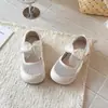 Sandalias de Moda para Niñas 2026 Primavera/Verano Nueva Llegada Zapatos Casuales de Malla Transpirable Zapatos de Princesa con Lazo de Encaje Modernos