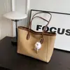 Bolso Tote Transfronterizo Nuevo de Gran Capacidad para Mujer Otoño/Invierno 2025 Bolso de Hombro Único para el Trabajo Bolso de Mano Versátil con Temperamento Bolso Grande de PU