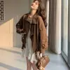 El popular y elegante top con solapa entallado de imitación de piel de este año es una chaqueta casual de ante para otoño con botones y cremallera para mujer.