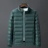 2025 Nueva Chaqueta de Invierno para Hombre Blanca de Plumón de Pato Cuello Alto Corta Ligera Cálida Casual Deportiva Chaqueta de Plumón