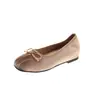 Nueva colección otoño 2026: Mocasines de punta cuadrada con forro de terciopelo, tacón oculto y detalle de lazo, de estilo francés, perfectos para mujer y fáciles de combinar con cualquier atuendo.