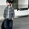 Camisa Infantil de Xadrez Contrastante com Lapela Outono Combinando com Jeans Calça Wide-leg Meninos Roupa de Atmosfera Diária Roupa Infantil