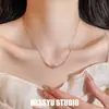 Puro e suave! Colar com pingente redondo curvo de zircônia, estilo moderno para o dia a dia, corrente para a clavícula, luxo leve, toque de alta qualidade, adorno de colar