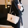 Bolso de cesta de verduras portátil de nicho de alta gama para mujer, nuevo bolso de hombro tipo cubo retro de moda de primavera y verano 2024