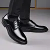 Sapatos Masculinos de Couro com Solado de Borracha Colado a Frio Sapatos Masculinos de Couro Formais Casuais de Negócios Cadarço Estilo Britânico Noivo Casamento