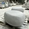 Banco de terrazzo de adoquín gris claro con superficie rugosa mate para paisajismo de patios exteriores, asientos de ocio en zonas culturales y turísticas