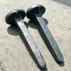 Los clavos de ferrocarril hechos a mano evitan el deslizamiento de los rieles, garantizan un funcionamiento estable, son fáciles de instalar y se pueden personalizar.