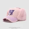 Gorro Rosa de Peluche Cálido para Niños al por Mayor Lindo Kuromi Gorra de Pato para Bebé Niña Protección para las Orejas Invierno Gorra de Béisbol
